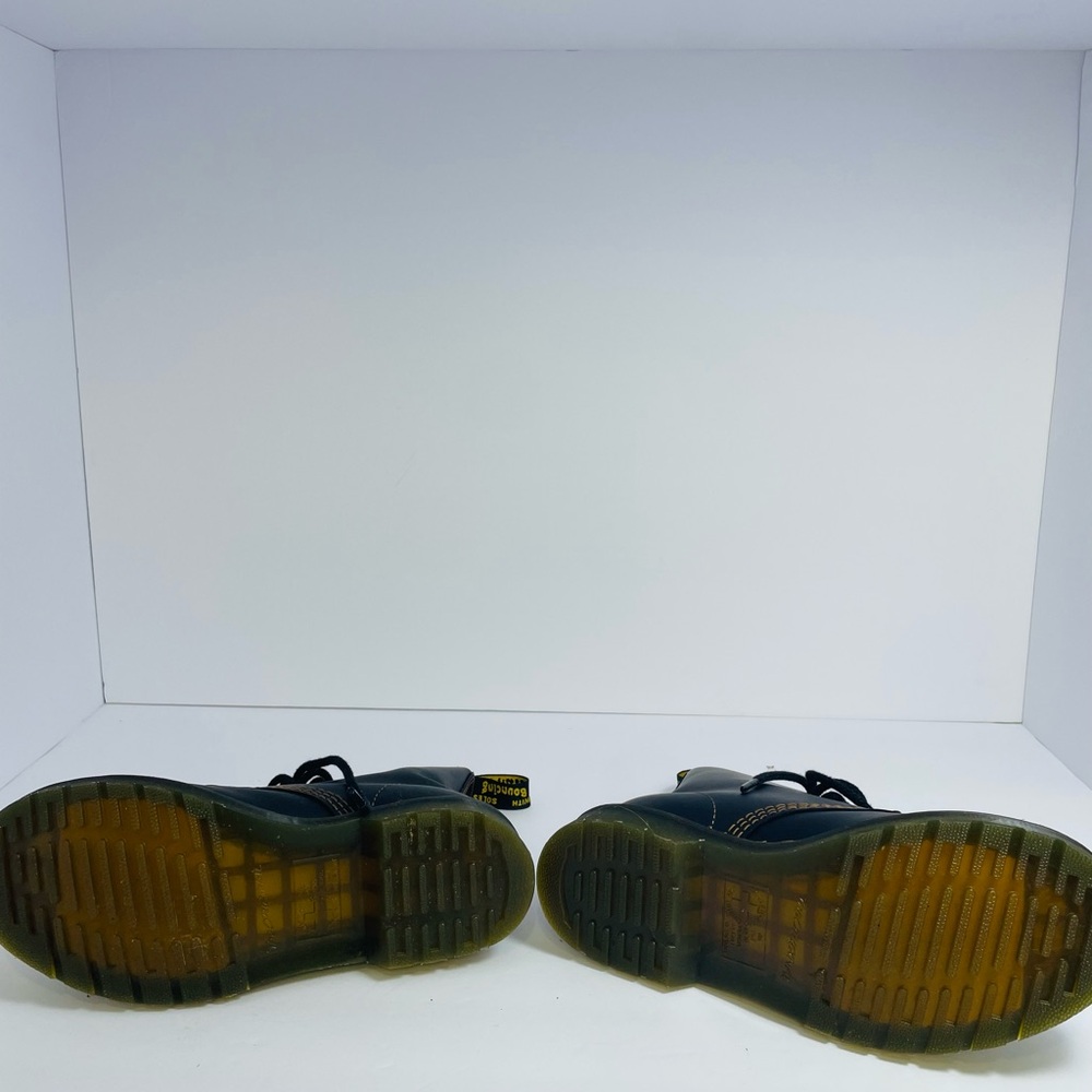NWOT Dr. Marten’s Boots Size 6 - Picture 5 of 8